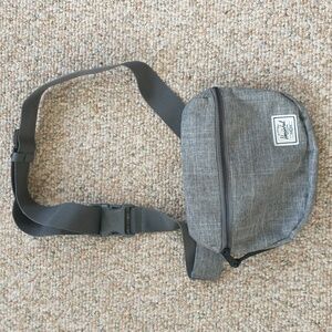 Hershel Crossbody Grey